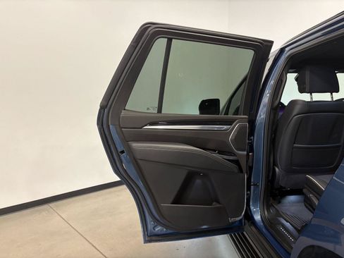 Used 2025 Cadillac Escalade Sport w/ Touring Package AWD/4WD image 31