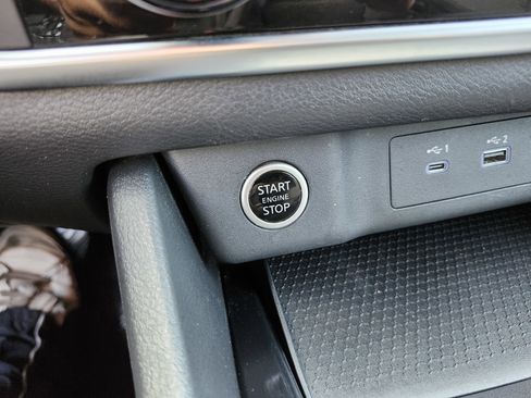Used 2023 Nissan Rogue S AWD/4WD image 7