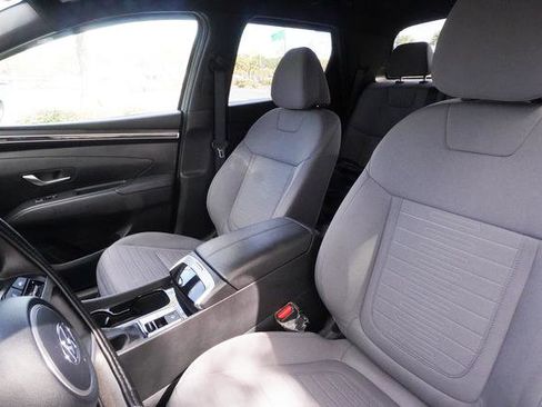 Used 2023 Hyundai Santa Cruz SE image 25