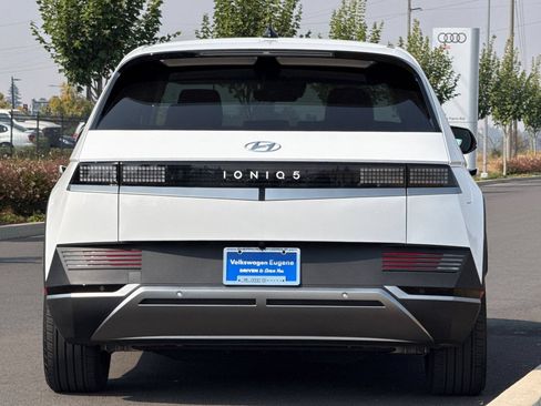 Used 2024 Hyundai Ioniq 5 SEL RWD image 4