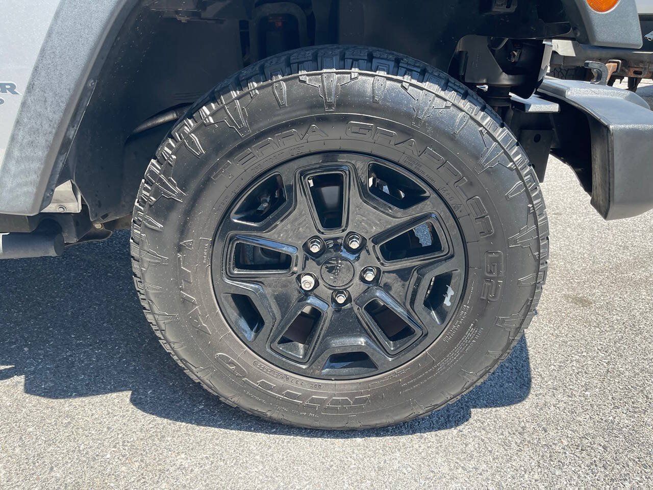 Used 2017 Jeep Wrangler Unlimited Sport AWD/4WD image 9
