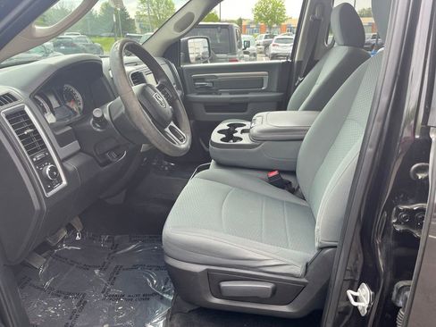 Used 2018 RAM 1500 Classic SLT AWD/4WD image 10