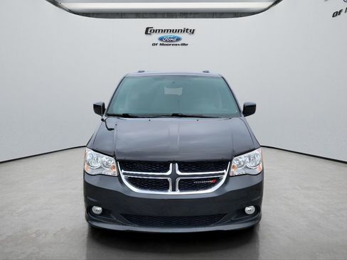 Used 2018 Dodge Grand Caravan SXT image 2