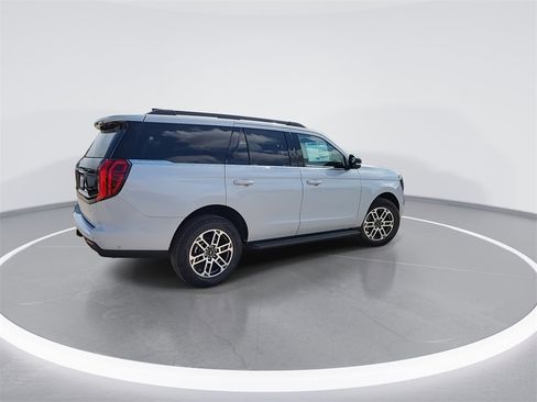 New 2025 Ford Expedition Active image 8