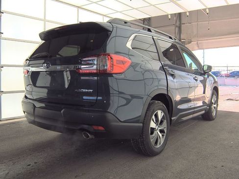 Used 2024 Subaru Ascent Premium w/ Convenience Package image 2