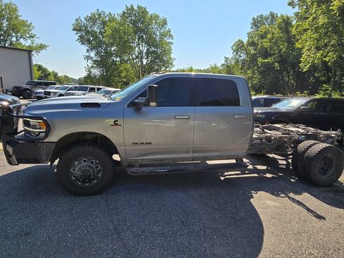 Used 2020 RAM 3500 Big Horn w/ Level 2 Equipment Group AWD/4WD image 3