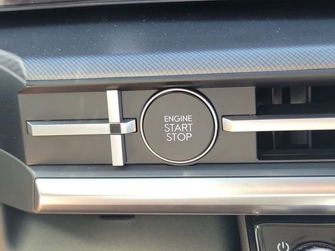 New 2026 Hyundai Santa Fe SE FWD image 9
