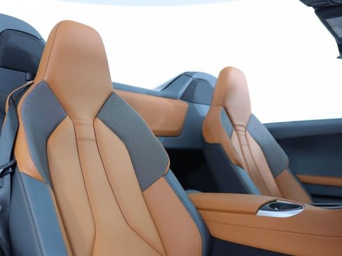Used 2019 BMW i8 Roadster AWD/4WD image 14