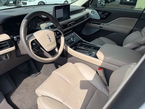 Used 2024 Lincoln Aviator Reserve w/ Equipment Group 201A image 12