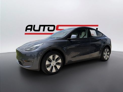 Used 2023 Tesla Model Y 2WD image 1