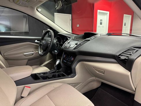 Used 2018 Ford Escape SE image 21