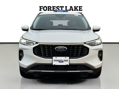 Used 2023 Ford Escape Platinum AWD/4WD image 2