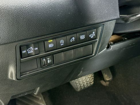 Used 2022 Toyota Tundra SR5 w/ Convenience Package RWD image 10