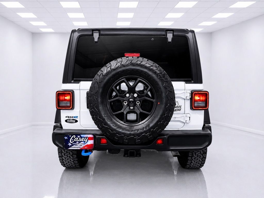 Used 2024 Jeep Wrangler Unlimited AWD/4WD image 9