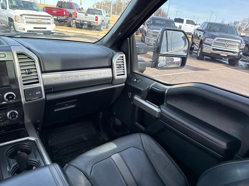 Used 2018 Ford F250 Platinum w/ Platinum Ultimate Package AWD/4WD image 24