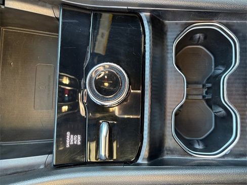 Used 2024 Jeep Grand Cherokee L Limited w/ Luxury Tech Group II image 18