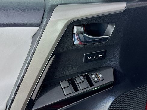Used 2017 Toyota RAV4 Limited image 23