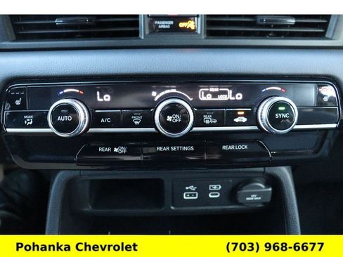 Used 2024 Honda Pilot Touring image 16