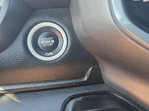 Used 2023 RAM 1500 Big Horn AWD/4WD image 32