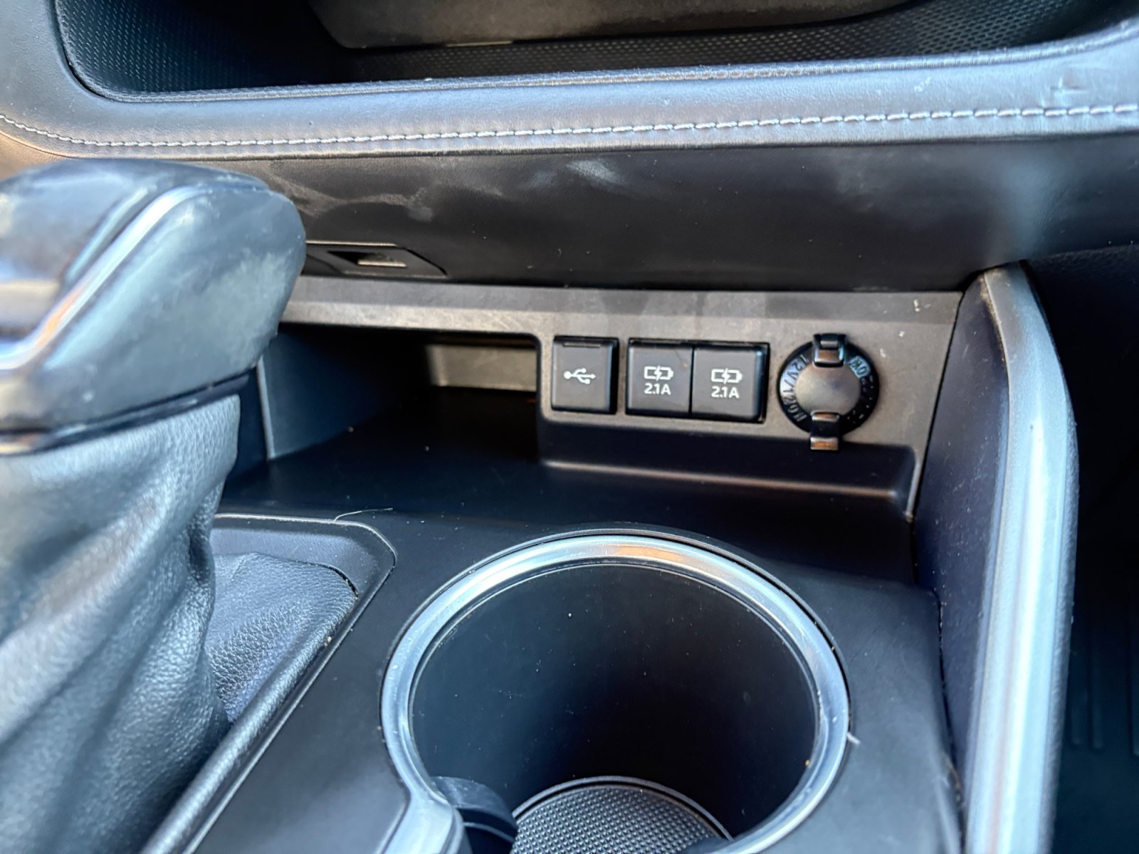 Used 2021 Toyota Highlander XLE FWD image 19