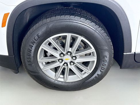 Used 2022 Chevrolet Traverse LT image 30