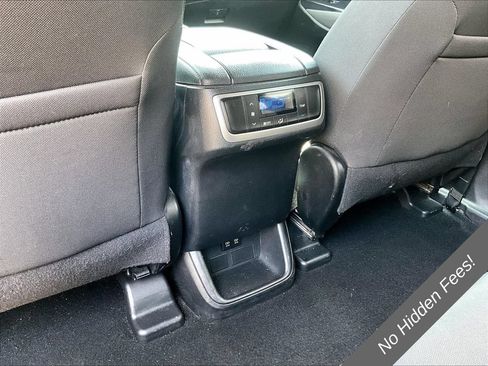 Used 2019 Toyota Highlander LE AWD/4WD image 26