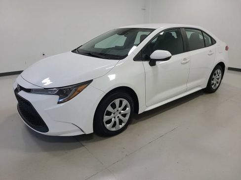 Used 2022 Toyota Corolla LE FWD image 6