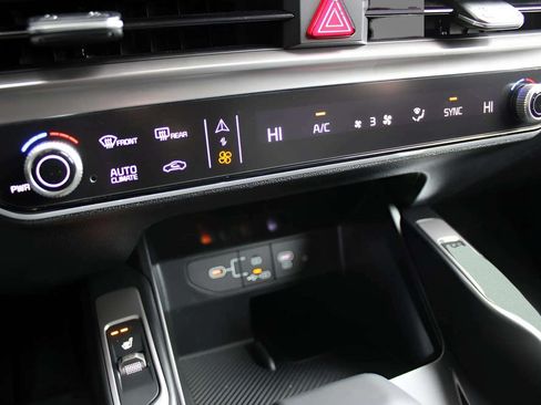 Used 2025 Kia Sorento EX w/ Panoramic Sunroof Package FWD image 29