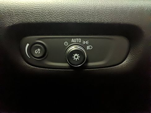 Used 2023 Chevrolet Traverse LT w/ LPO, Floor Liner Package image 28