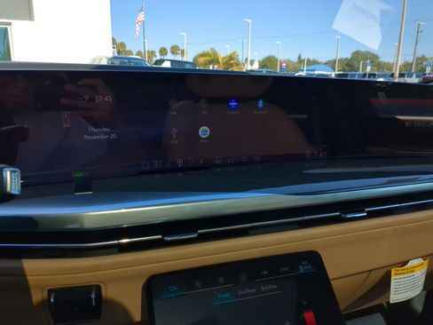 New 2026 Cadillac Escalade IQ Luxury 2 image 24