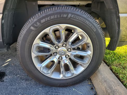 Used 2023 RAM 1500 Laramie AWD/4WD image 7