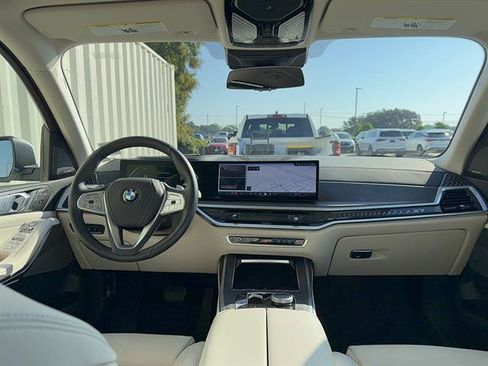 Used 2026 BMW X7 xDrive40i AWD/4WD image 4