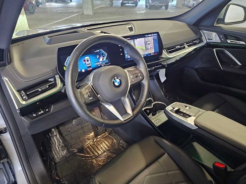 Used 2025 BMW X1 xDrive28i w/ Premium Package AWD/4WD image 2