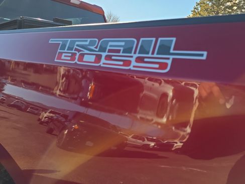 Used 2022 Chevrolet Silverado 1500 Custom Trail Boss w/ Safety Confidence Package image 25