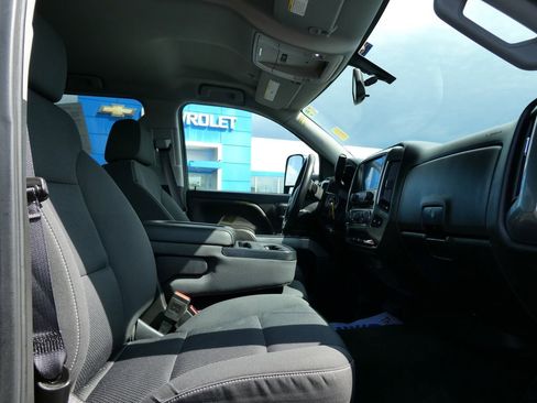 Certified 2017 Chevrolet Silverado 1500 LT w/ LPO, Black Pack AWD/4WD image 14