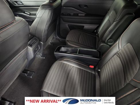 Used 2025 Nissan Pathfinder Rock Creek AWD/4WD image 16