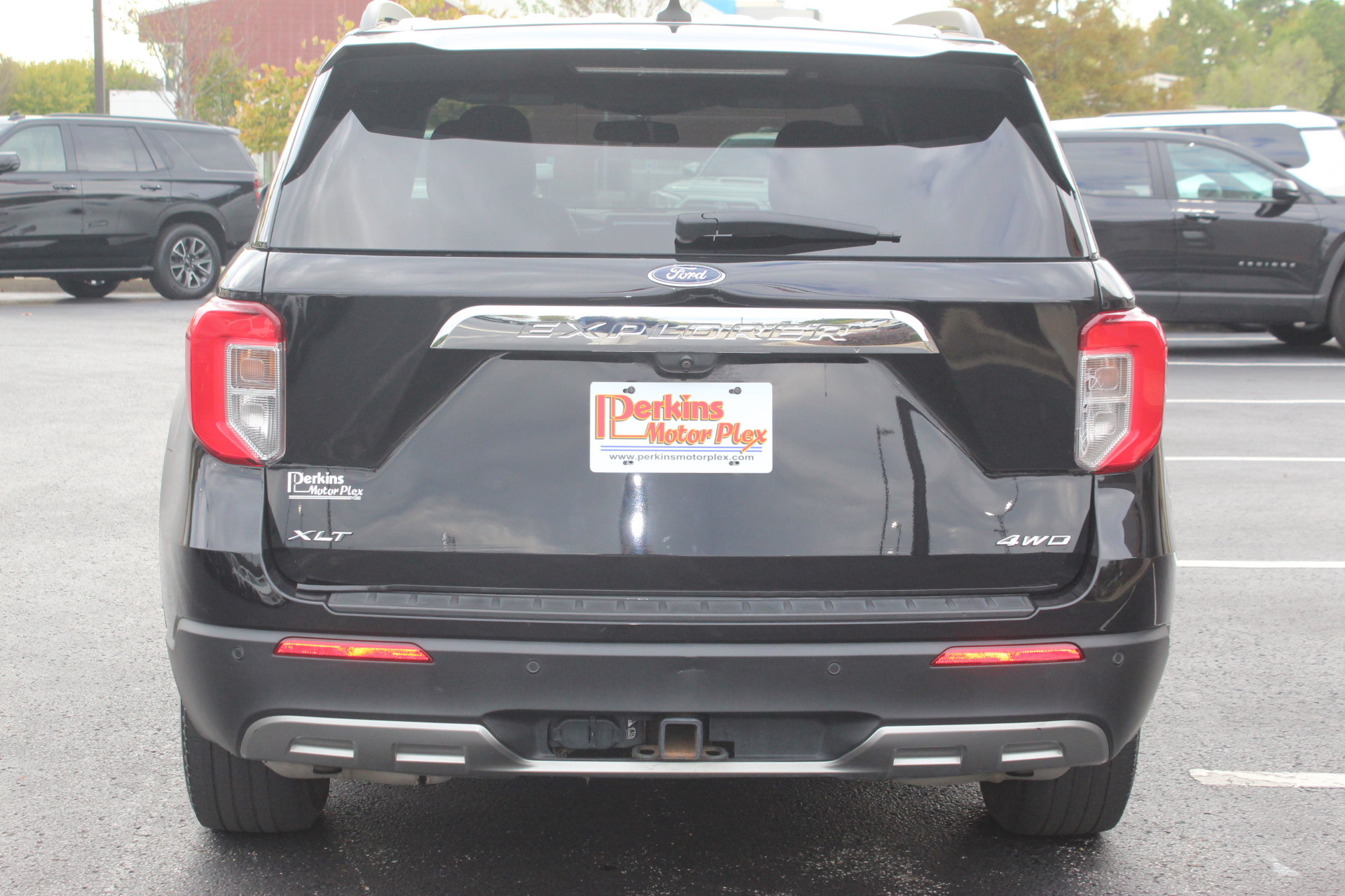 Used 2021 Ford Explorer XLT w/ Equipment Group 202A AWD/4WD image 7