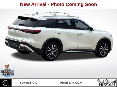 Used 2023 INFINITI QX60 Sensory w/ Vision Package AWD/4WD image 2
