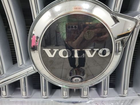 Used 2024 Volvo XC90 B6 Plus image 54