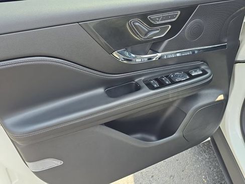 Certified 2023 Lincoln Corsair AWD w/ Equipment Group 101A image 8
