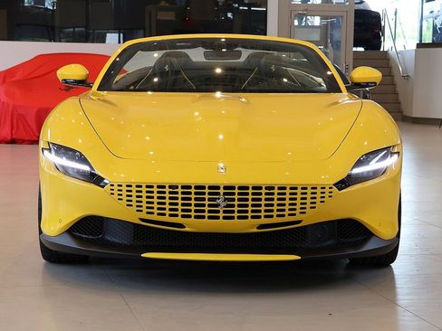Certified 2025 Ferrari Roma Spider RWD image 23