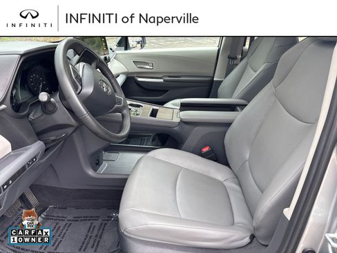 Used 2023 Toyota Sienna XLE w/ XLE Plus Package AWD/4WD image 9