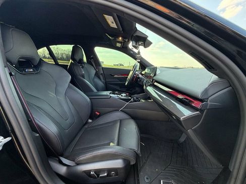 Used 2025 BMW M5 w/ Executive Package image 15