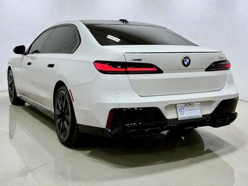Used 2024 BMW 760i xDrive w/ Premium Package image 20