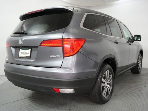 Used 2017 Honda Pilot EX image 10