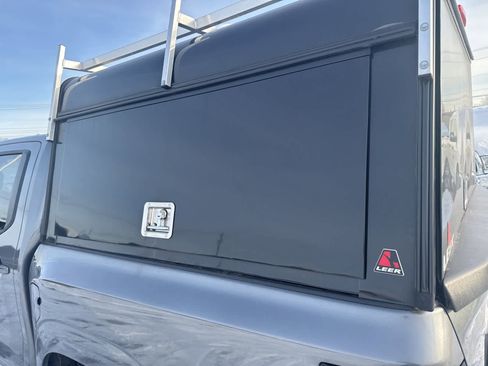 Used 2024 Nissan Frontier SV image 20