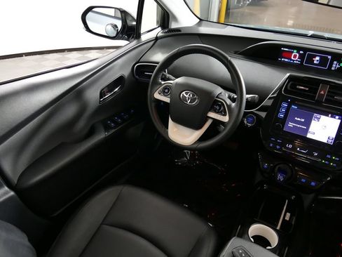 Used 2016 Toyota Prius Three Touring FWD image 19