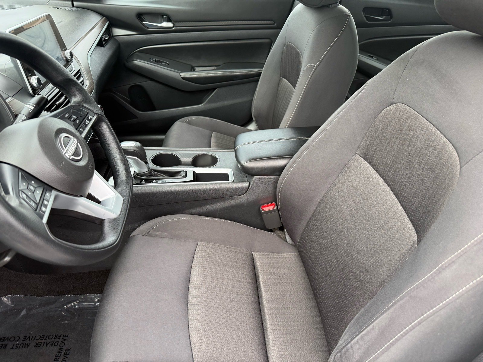 Used 2025 Nissan Altima 2.5 SV FWD image 13