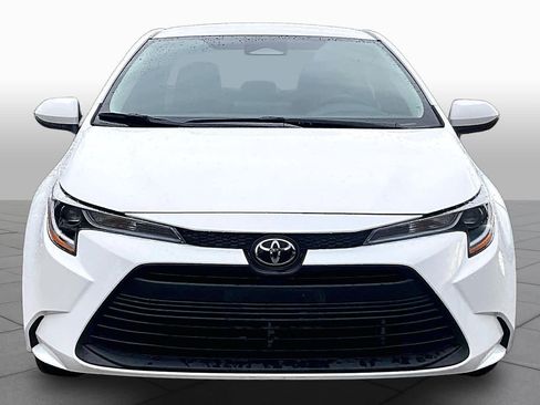 Used 2025 Toyota Corolla LE image 4