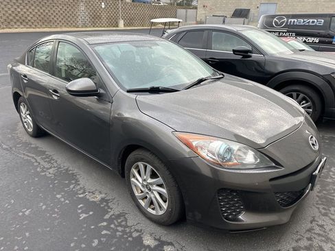 Used 2013 MAZDA MAZDA3 i Touring w/ Preferred Equipment Pkg image 3